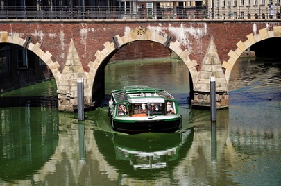 Eine Barkassenfahrt durch den Hamburger Hafen 